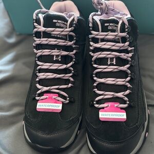 Sketchers hiking boots